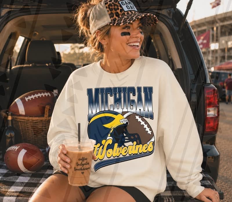 Michigan Vintage Wolverine Gradient-ADULT
